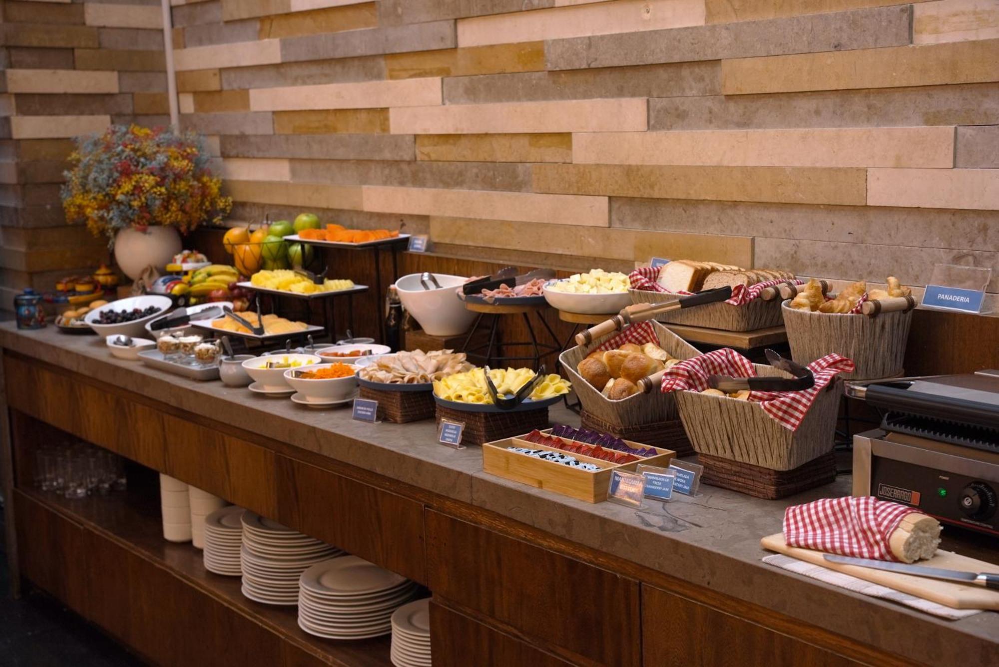 Holiday Inn Express Bogota - Parque La 93 By Ihg Eksteriør bilde
