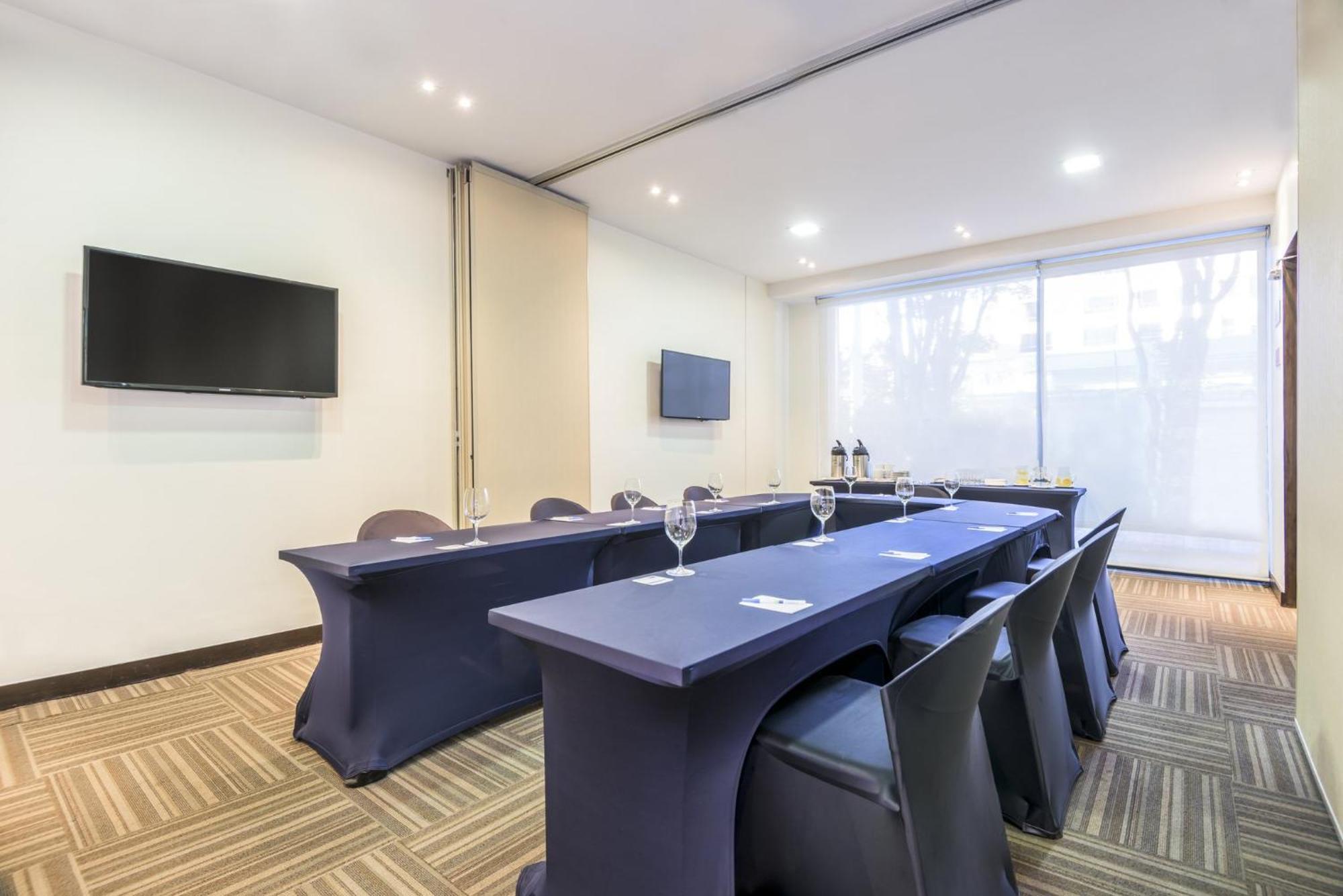 Holiday Inn Express Bogota - Parque La 93 By Ihg Eksteriør bilde
