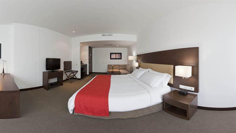 Holiday Inn Express Bogota - Parque La 93 By Ihg Eksteriør bilde